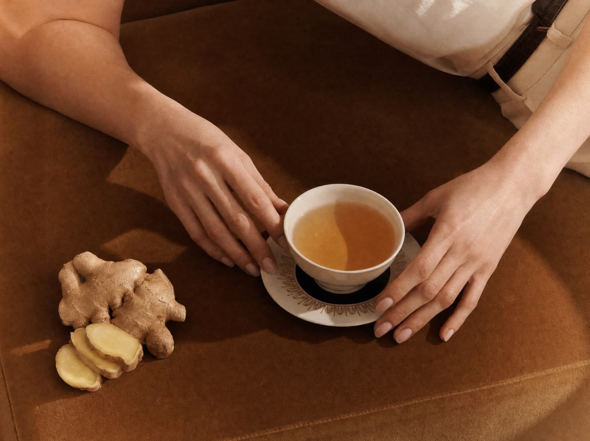 Fresh ginger, hot water, and a remedy most kitchens already hold